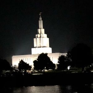 Meet your Posher, Chloe